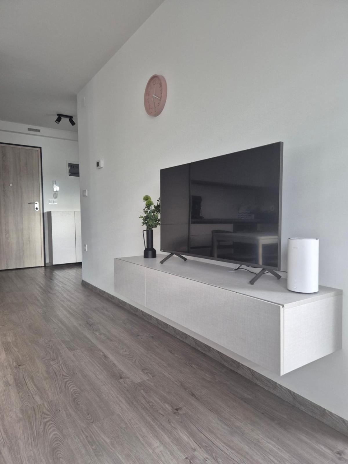 Mars E-4 Apartament Pula