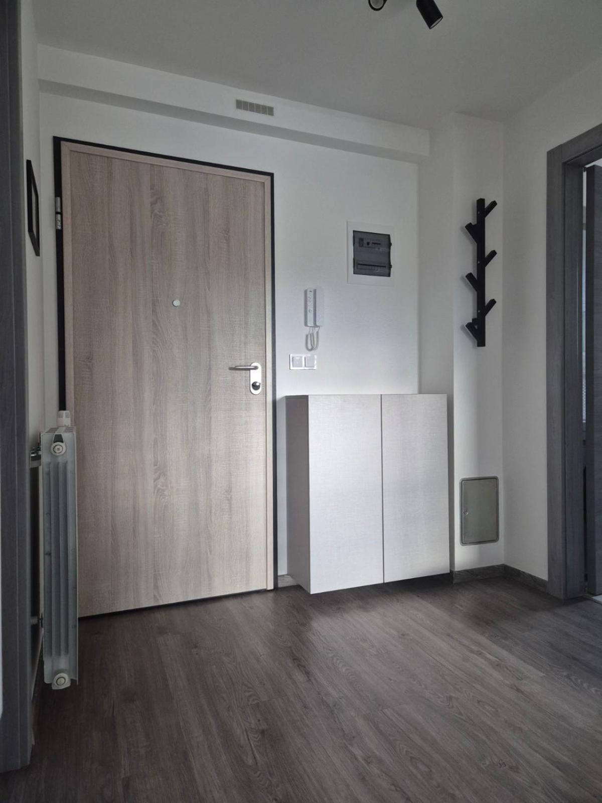 Mars E-4 Apartament